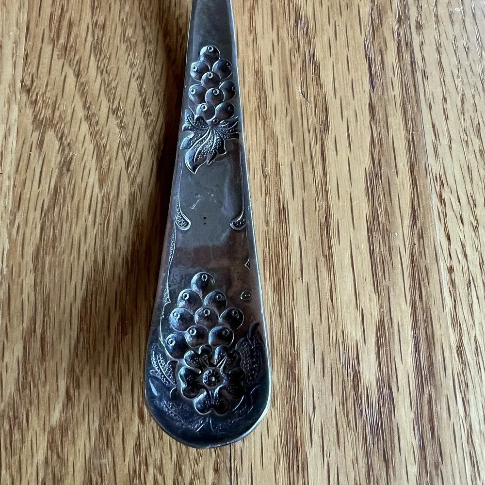 Vintage‎ Silver Plated Ladle Grape Design Gravy Soup Serving Utensil